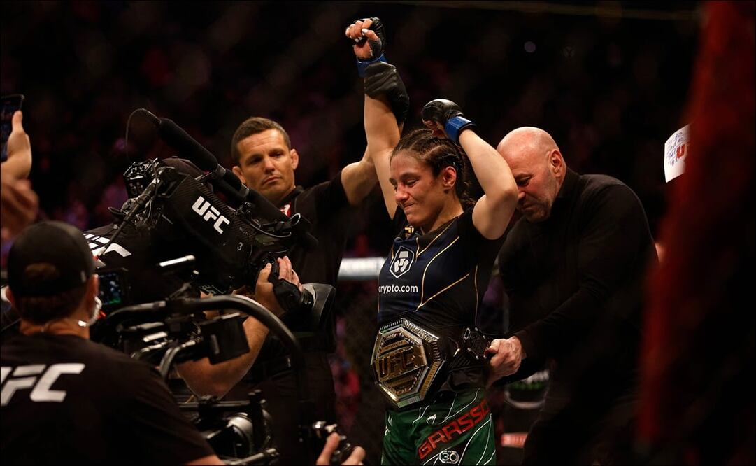 Alexa Grasso terminó con el reinado de 1,547 días de la peladora kirguistani. FOTO: AFP