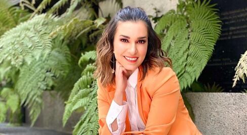 Laura G se roba las miradas en redes sociales por su vestido rojo 