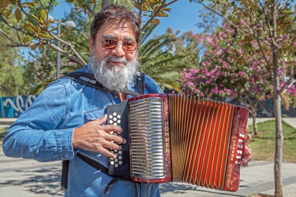 El llamado Rey del Acordeón tiene más de 35 años de trayectoria y un premio Grammy en su carrera (CAMILA MATA. EL UNIVERSAL)