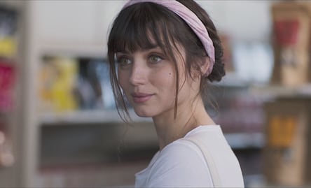 La perturbadora película en Netflix que te dejará reflexionando sobre dormir en un hotel