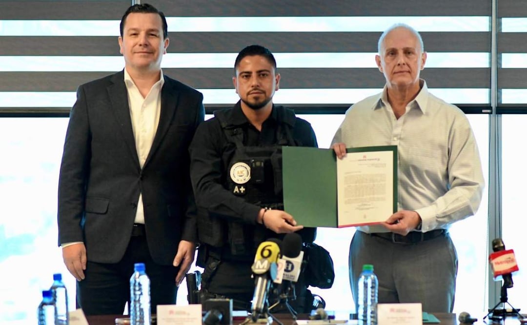 El nombramiento de Alfredo Flores y Andrés Antonio Torres, fue hecho por el alcalde de Torreón, Román Alberto Cepeda (29/04/2025). Foto: Especial