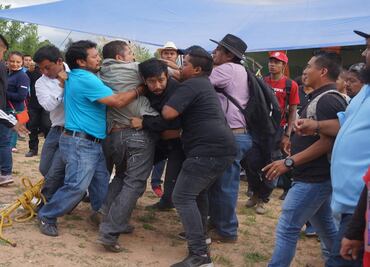 Termina en pelea conmemoración en Nochixtlán