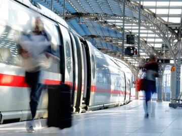 Hombre hiere a 4 personas con un hacha en tren de Alemania; el atacante fue detenido