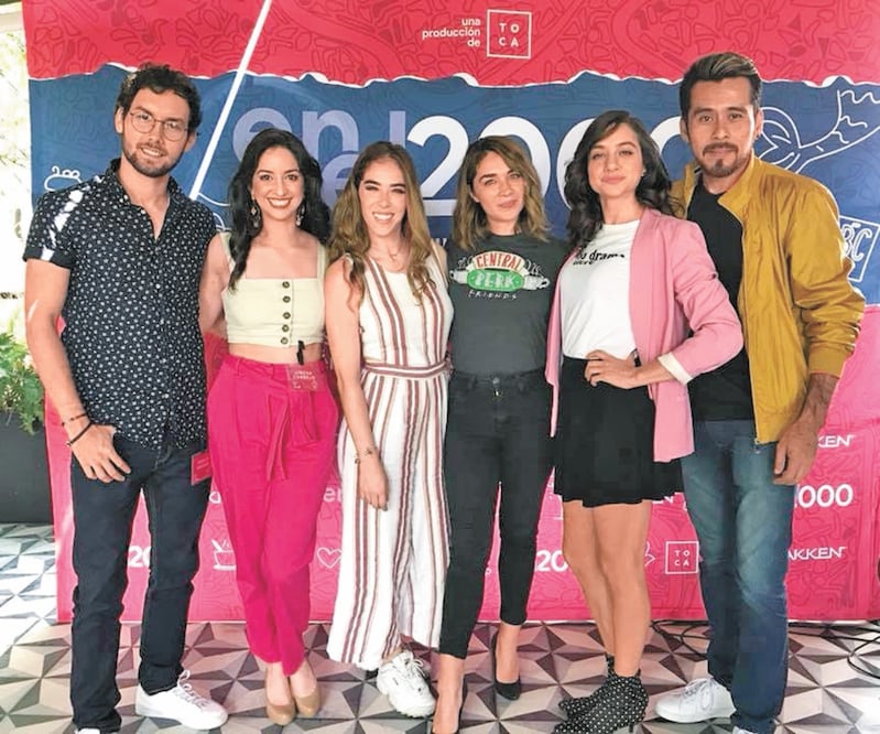 Los artistas dieron una probadita del show a fans y curiosos.