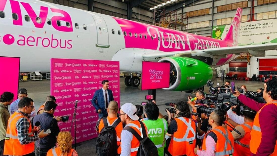 El avión de Juan Gabriel. Foto: Viva Aerobús