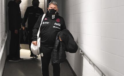 "Ya vete", le gritan al 'Tata' Martino tras la conferencia del Estados Unidos 2-0 México