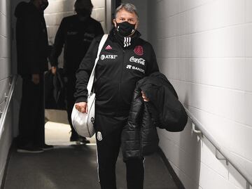 "Ya vete", le gritan al 'Tata' Martino tras la conferencia del Estados Unidos 2-0 México