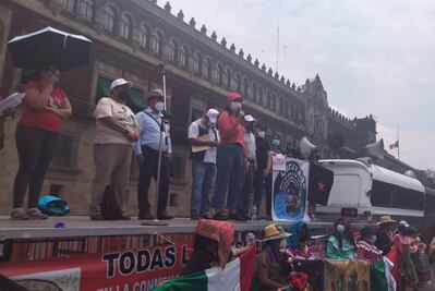Llega marcha de la CNTE al Zócalo