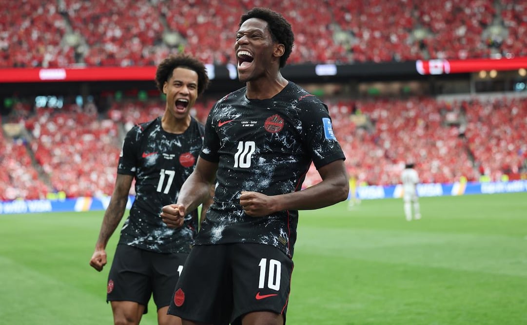 Jonathan David anotó tres de los seis goles de Canadá vs Qatar / Foto: AP