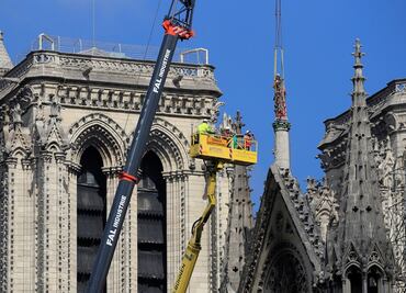 Francia se apura a capacitar a trabajadores para restaurar Notre Dame