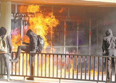 UNAM elimina artículo de su reglamento que preveía expulsión por actos vandálicos; busca no afectar derecho a la protesta
