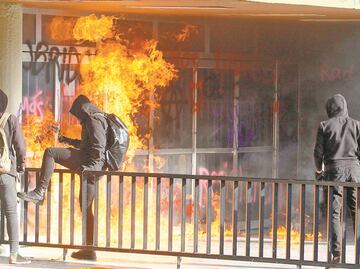 UNAM elimina artículo de su reglamento que preveía expulsión por actos vandálicos; busca no afectar derecho a la protesta