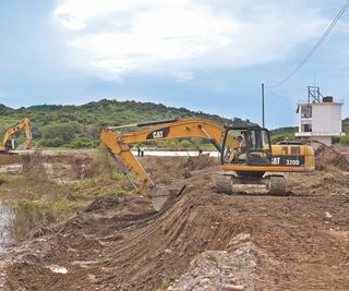 Hoteles de lujo sufren por desabasto de agua en Acapulco