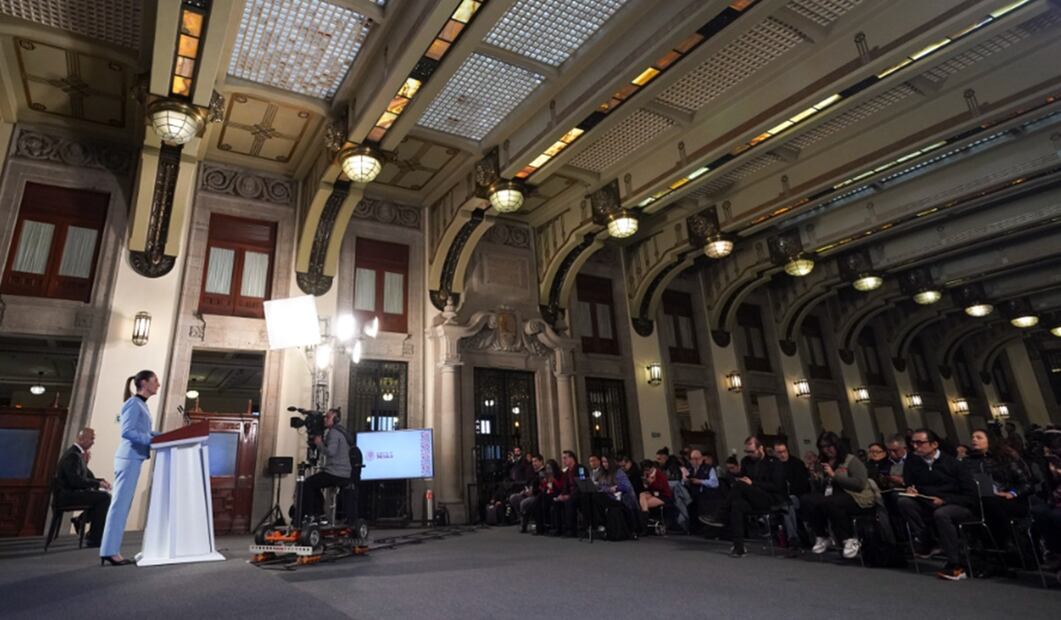 Al manifestar que “no soy muy pronuclear”, Claudia Sheinbaum descartó que su gobierno vaya a impulsar la construcción de alguna planta nuclear, y en cambio, indicó, se buscará crecer en materia de generación eléctrica con fuentes de energía renovables. Foto: especial