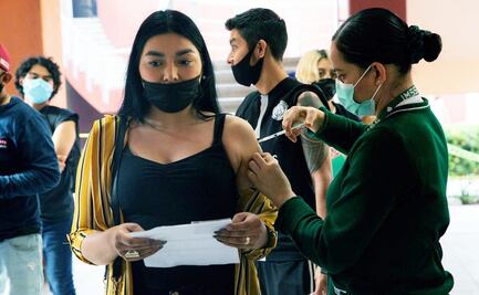 Carmen, una de las primeras jóvenes vacunadas en Baja California
