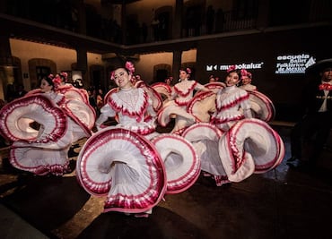 10 de mayo: desayuno y espectáculo en el Museo Kaluz