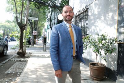 ONU pide a México regular portales de edecanes y escorts