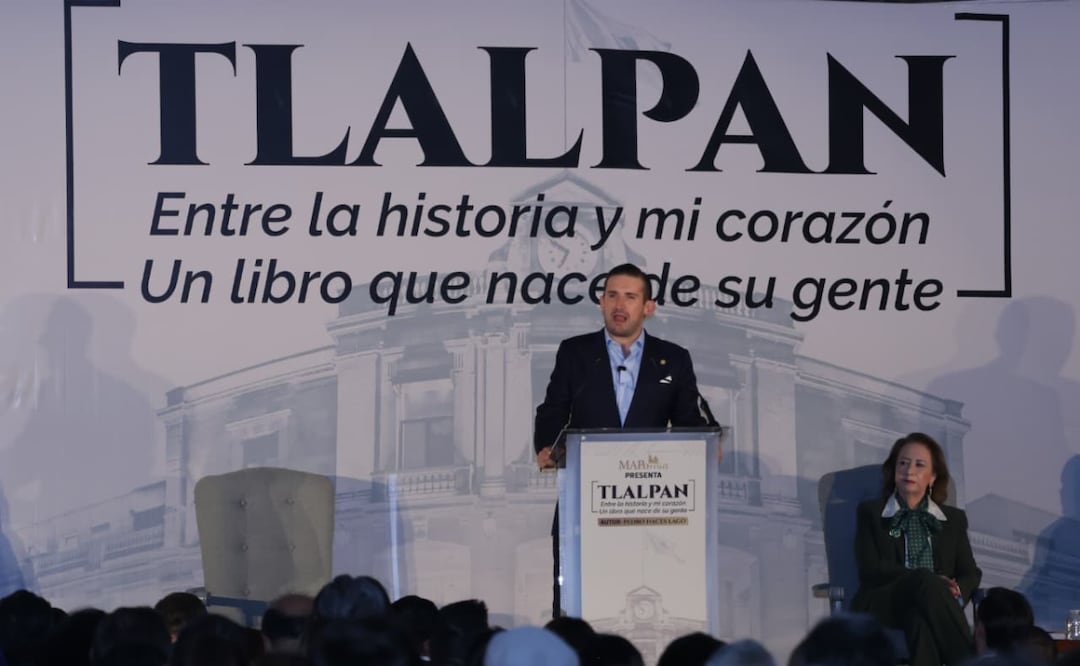 Pedro Haces Lago presentó su libro, en el cual busca que los tlalpenses conozcan su historia y estén muy orgullosos de ella. | Foto: Fernanda Rojas.