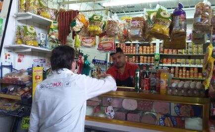 Entregan mil 300 apoyos a microempresarios en V. Carranza