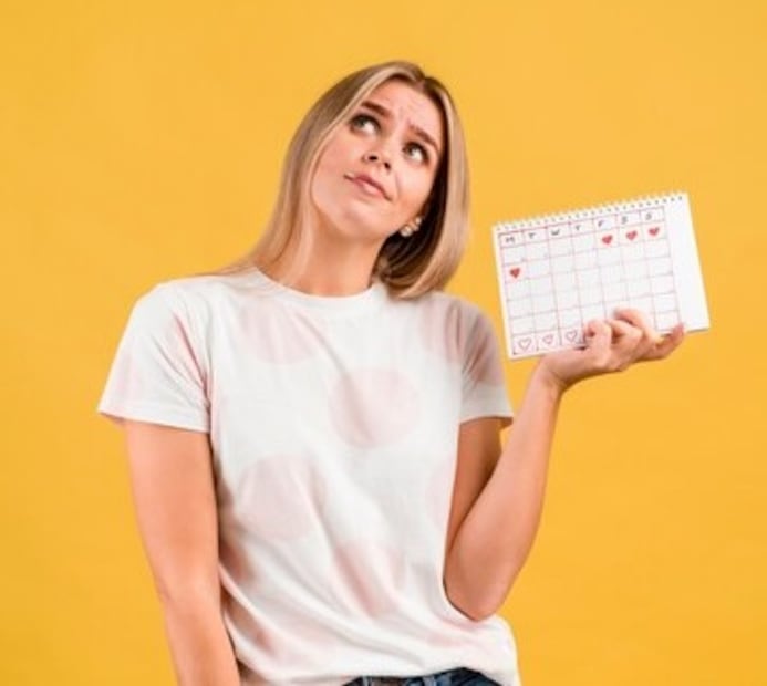 Té de miel y canela. Fuente: Freepik