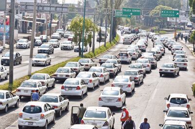 Taxistas de Toluca piden prórroga para verificar