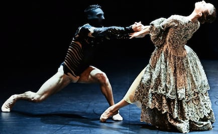 Discount card for museums, theaters, bookstores, and more