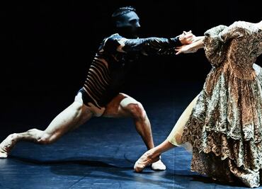 Discount card for museums, theaters, bookstores, and more