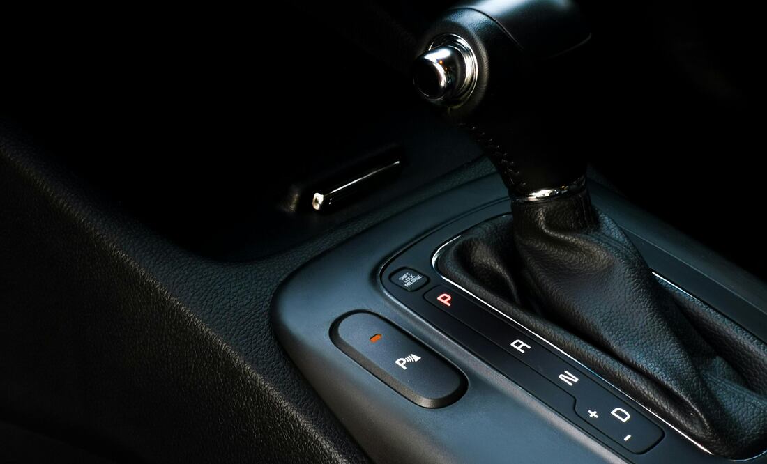 Aprende a utilizar el "modo parking" de tu auto automático para no dañar la transmisión. Foto: Pexels