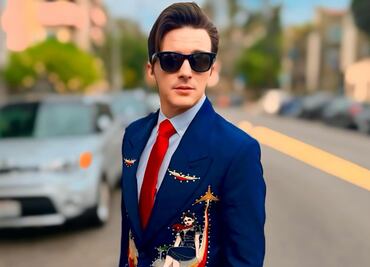 Drake Bell interrumpe su show en Puebla para despedir a su técnico de audio