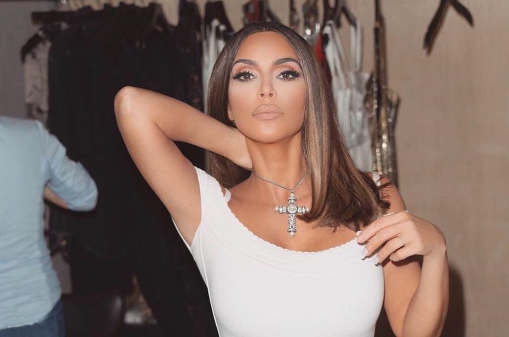 Kim Kardashian lució fenomenal con este vestido blanco. Foto: Instagram
