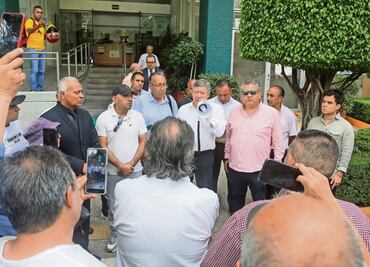 Avanza diálogo con taxistas sobre pago de infracciones