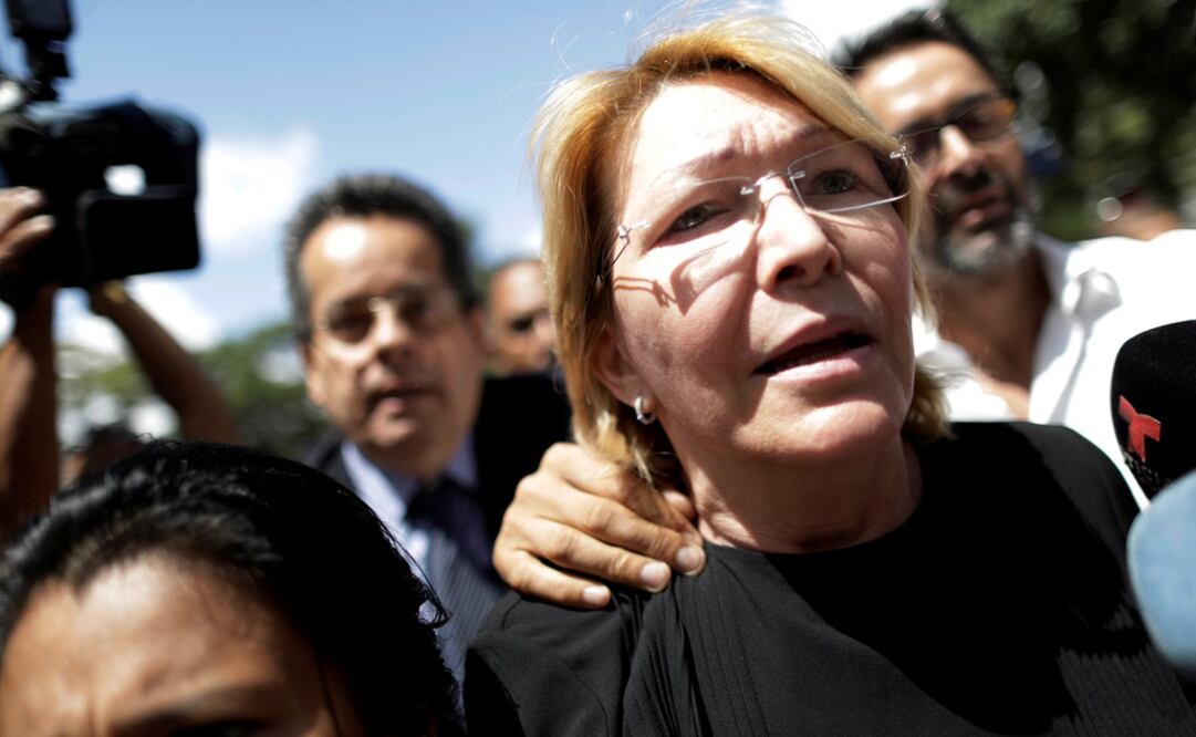 La depuesta funcionaria fue impedida de ingresar a sus oficinas. /Reuters