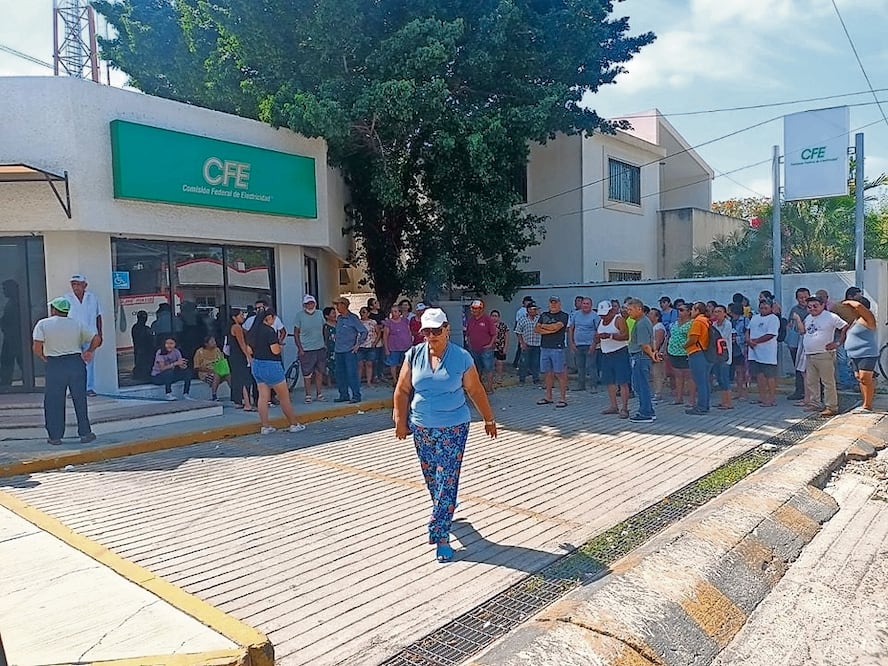 El descontento de la población crece con los apagones y la intermitencia de la energía eléctrica que tienen un impacto importante en sus equipos electrónicos. Archivo El Universal