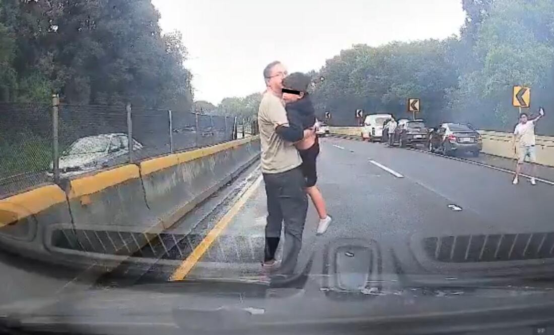 “Emiliano sacó a un niño de la camioneta volcada”, escribió Noroña en sus redes sociales. Foto: Especial