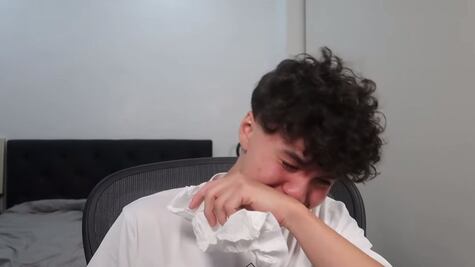 Jugador de Fortnite llora tras ser expulsado de por vida por hacer trampa