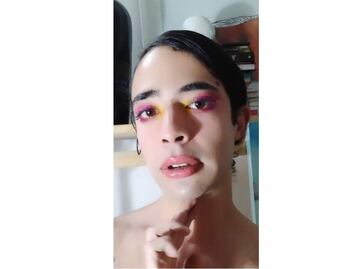 Él es Pepx Romero, el artista que besó y lamió piezas prehispánicas del Museo Nacional de Antropología