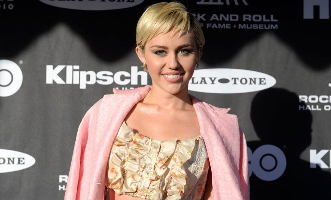 "Me sentía sofocada, sentía que estaba a punto de desmayarme o de vomitar. Eso me pasaba mucho antes de los shows, y me daban ganas de cancelarlos", recordó Cyrus. FOTO: AP/Archivo.