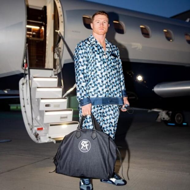 Esto cuesta el look de lujo con el que el Canelo Álvarez llegó a Texas 