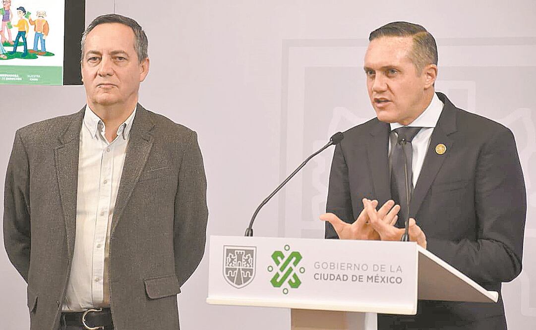 El subsecretario de Enlace Gubernamental de Gobierno, René Cervera, y el alcalde de Cuajimalpa, Adrián Rubalcava, durante la conferencia. Foto: ESPECIAL