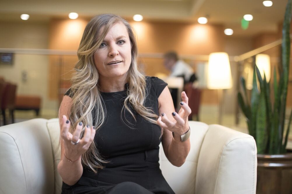 Fabiola Kramsky dice que los mexicanos y los hispanos tienen espíritu de líderes, pues lo ve diariamente en las calles al verlos partirse el lomo (GERMÁN ESPINOSA. EL UNIVERSAL)