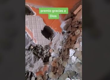 VIDEO. Albañiles encuentran "tesoro" en las paredes de una casa y se vuelve viral en TikTok