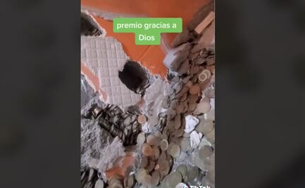 VIDEO. Albañiles encuentran "tesoro" en las paredes de una casa y se vuelve viral en TikTok