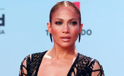 Jennifer Lopez se relaja en bikini 