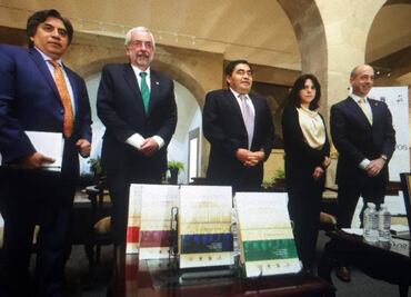 Presentan ensayos sobre Centenario de la Constitución