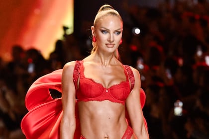 Candice Swanepoel arrasa con sesión en el bikini ideal para la primavera 