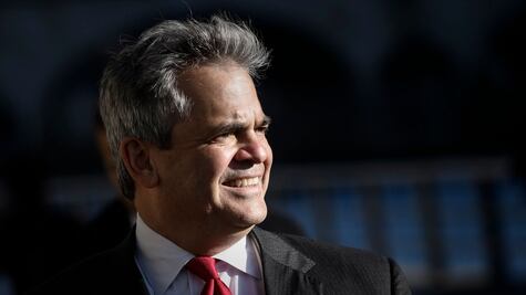 Alcalde de EU recomienda quedarse en casa por Covid... y se va de vacaciones a México