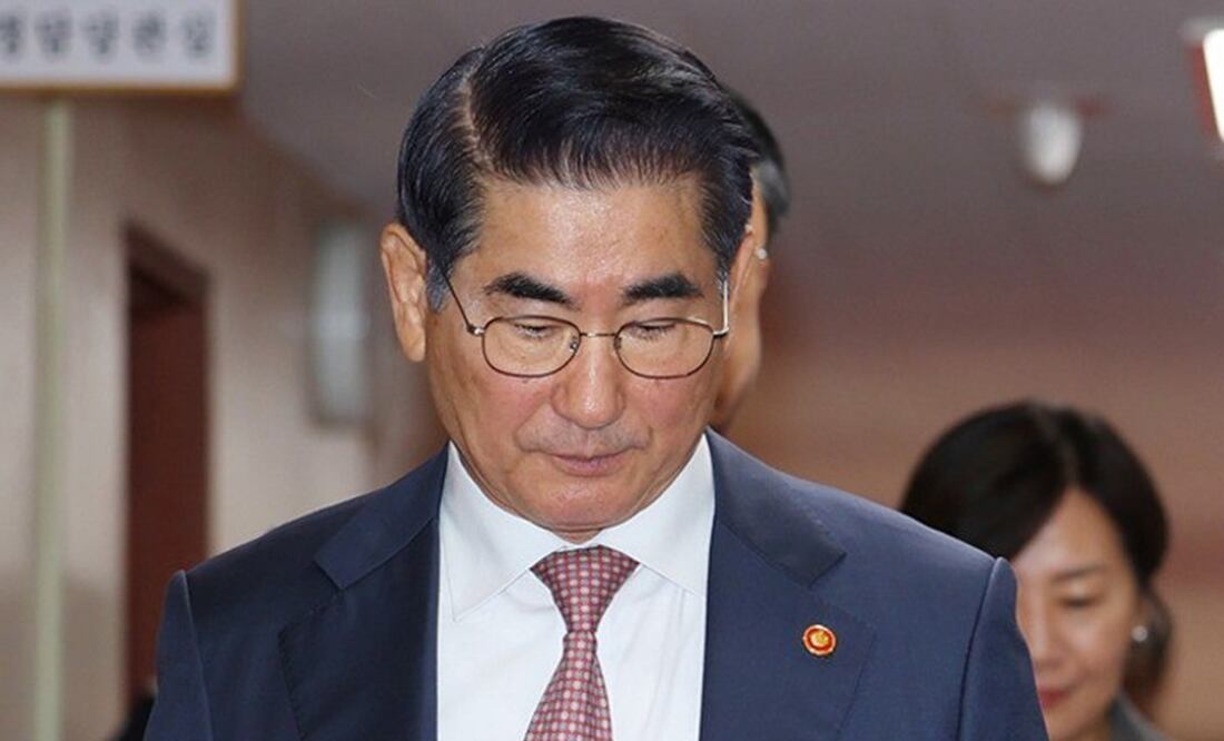 La agencia de noticias Yonhap informó que el exministro de Defensa Nacional de Corea del Sur, Kim Yong-hyun, intentó quitarse la vida mientras se hallaba detenido. Foto: Especial