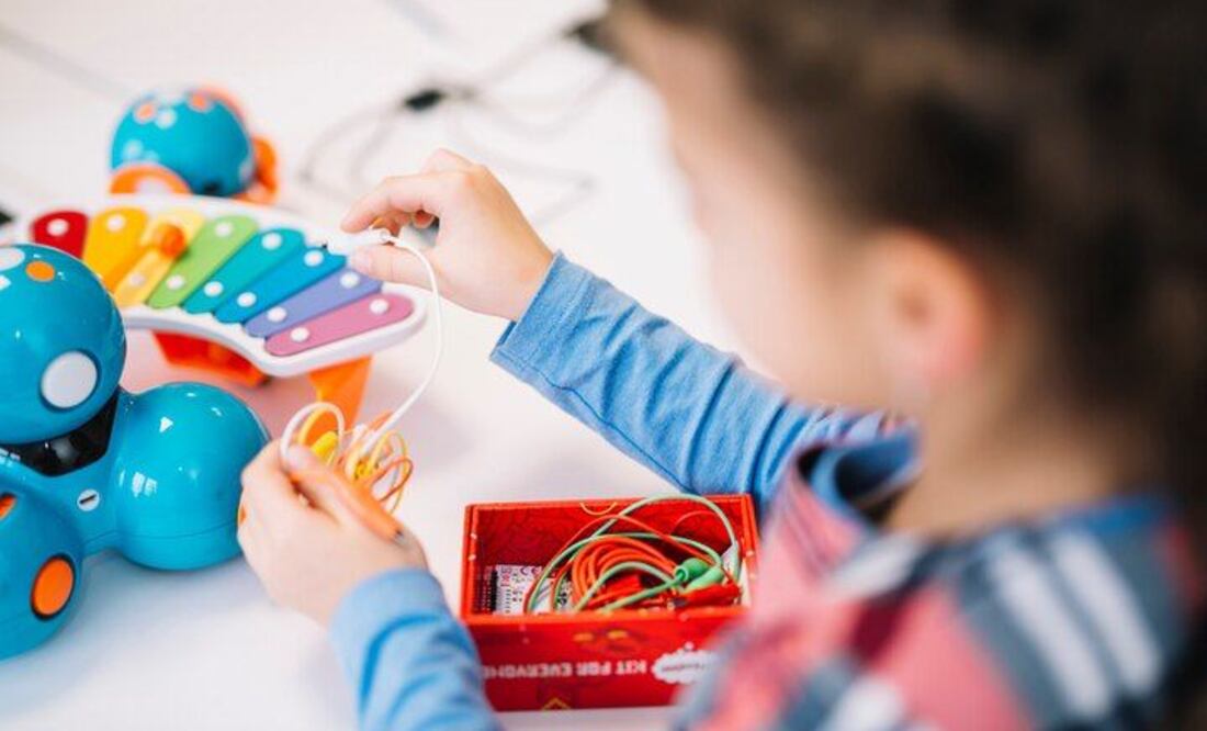 Firmaron el Pacto por la Primera Infancia, 607 candidatos y candidatas. Fuente: Freepik.