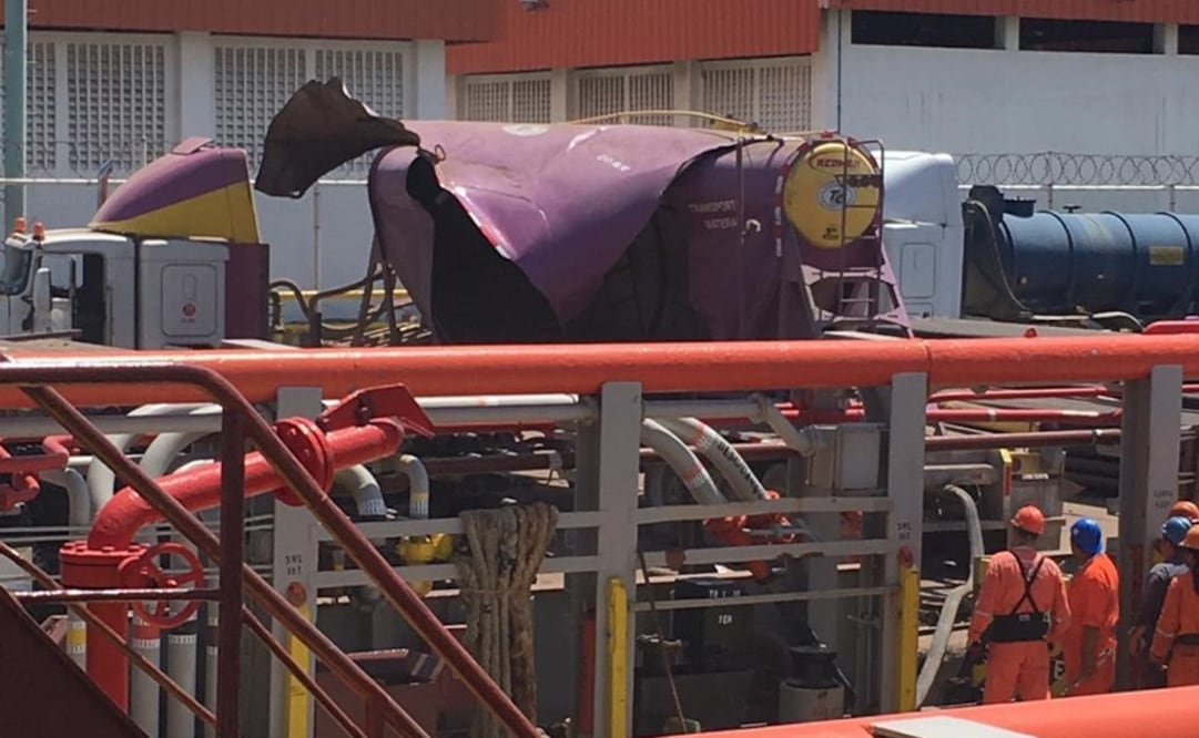 Explosión de tractocamión en terminal marítima de Dos Bocas deja un muerto y 2 lesionados