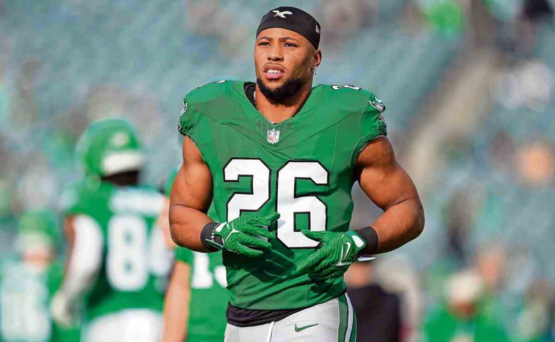 Saquon Barkley tuvo descanso en el último partido de Eagles, para llegar en óptimas condiciones a postemporada. Foto: Mitchell Leff | AFP (08/01/2025)
